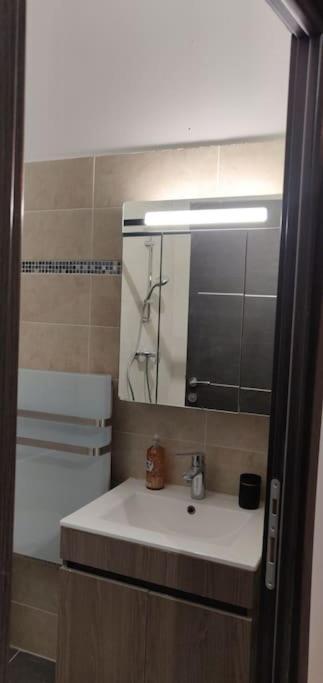 Appartement Confort Equipe Au Coeur De Béziers Kültér fotó