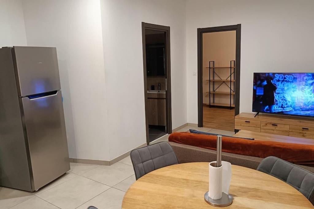 Appartement Confort Equipe Au Coeur De Béziers Kültér fotó